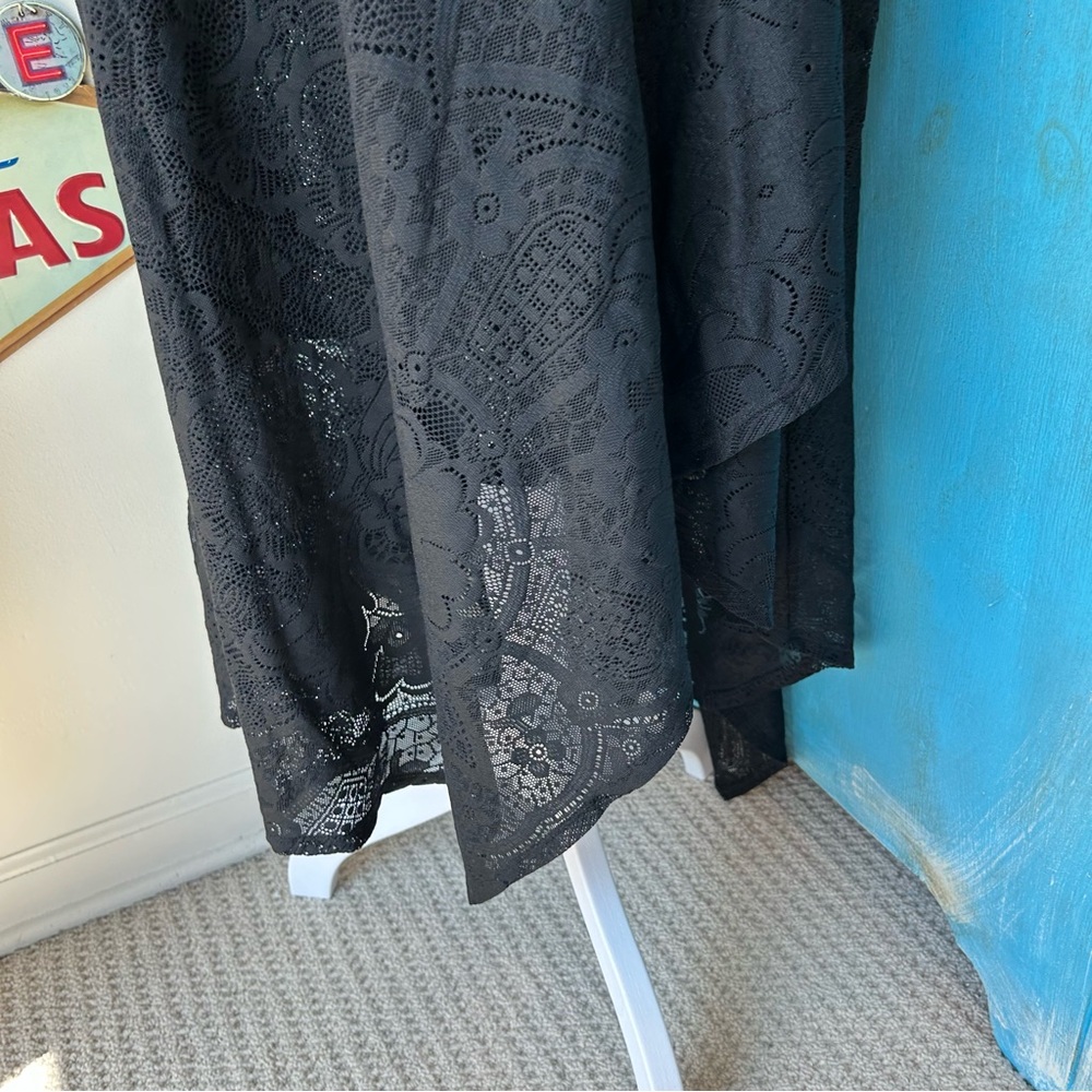 BCBGMAXAZRIA Demi Cold-Shoulder Lace Midi Dress - Picture 6 of 12